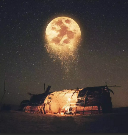  梦是一部怪诞、奇幻的电影。  通天的井  下雨的都市  充满灵性的猫咪  故作高深的人  …  你在其中也许无所不能  也许会感到无能为力  每天都有不同剧本在这里上演  而你，就是这个剧本的导演。       我们可能会有这样的疑问  梦中出现的场景与现实的偏差，是如何产生的？  诱发梦的因素有哪些？  想象力对于梦的丰富程度是否有影响？  梦与现实是呈正相关还是负相关？  …  这些问题在本次讲座中将会得到解答。       通过这个讲座  你可以了解到梦的构成和运作方式。  你可以读懂梦中行为、人物、场景的意义。  你可以通过梦更加深入地了解自己的情绪和态度。          讲师简介：       沈希蔚  四川大学 金融学 服装设计与工程双学士  国家二级心理咨询师 IHA催眠师  精神分析流派，3年的释梦经验。经过系统的绘画心理分析培训，对人本主义、叙事疗法、沙盘治疗、森田疗法有一定的了解。通过对来访者“作品“的分析，帮助来访者加深对自己的认识，找到适合自己的方式，最终达到自我实现。  经过一年的催眠培训，在减压、提升自信、减轻疼痛方面有一定的经验。系统学习了催眠治疗技术，包括子人格、内在小孩、光照法、刻度止痛等。     梦是潜意识的来信，通过对梦的解读，我们可以从一个全新的纬度认识你自己，了解自己真正的渴望。  4月20日，带你走进梦境，揭开梦的神秘面纱！        【讲座时间】：  2019年4月20日  周六下午 14：00—15：30     【讲座收费】：  线下讲座，收费20元  可免费享受一次价值50元的专业心理测评  凭报名记录去前台登记即可     【讲座地点】：  苏州市尚想心理咨询中心202室，苏州带城桥路101号二楼（南园宾馆边上）     【交通信息】：  公交车站： 529、202、931、55、811路 网师园下     【报名方式】  扫码支付讲座费用，备注好姓名和电话和讲座日期     例：张三13000000000+420讲座        4月课程预告  4月27日 了解爱的五种语言   