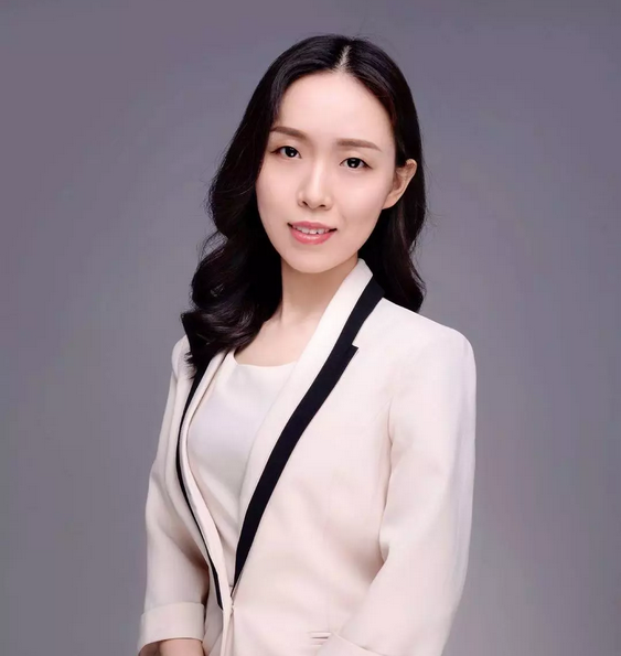  梦是一部怪诞、奇幻的电影。  通天的井  下雨的都市  充满灵性的猫咪  故作高深的人  …  你在其中也许无所不能  也许会感到无能为力  每天都有不同剧本在这里上演  而你，就是这个剧本的导演。       我们可能会有这样的疑问  梦中出现的场景与现实的偏差，是如何产生的？  诱发梦的因素有哪些？  想象力对于梦的丰富程度是否有影响？  梦与现实是呈正相关还是负相关？  …  这些问题在本次讲座中将会得到解答。       通过这个讲座  你可以了解到梦的构成和运作方式。  你可以读懂梦中行为、人物、场景的意义。  你可以通过梦更加深入地了解自己的情绪和态度。          讲师简介：       沈希蔚  四川大学 金融学 服装设计与工程双学士  国家二级心理咨询师 IHA催眠师  精神分析流派，3年的释梦经验。经过系统的绘画心理分析培训，对人本主义、叙事疗法、沙盘治疗、森田疗法有一定的了解。通过对来访者“作品“的分析，帮助来访者加深对自己的认识，找到适合自己的方式，最终达到自我实现。  经过一年的催眠培训，在减压、提升自信、减轻疼痛方面有一定的经验。系统学习了催眠治疗技术，包括子人格、内在小孩、光照法、刻度止痛等。     梦是潜意识的来信，通过对梦的解读，我们可以从一个全新的纬度认识你自己，了解自己真正的渴望。  4月20日，带你走进梦境，揭开梦的神秘面纱！        【讲座时间】：  2019年4月20日  周六下午 14：00—15：30     【讲座收费】：  线下讲座，收费20元  可免费享受一次价值50元的专业心理测评  凭报名记录去前台登记即可     【讲座地点】：  苏州市尚想心理咨询中心202室，苏州带城桥路101号二楼（南园宾馆边上）     【交通信息】：  公交车站： 529、202、931、55、811路 网师园下     【报名方式】  扫码支付讲座费用，备注好姓名和电话和讲座日期     例：张三13000000000+420讲座        4月课程预告  4月27日 了解爱的五种语言   